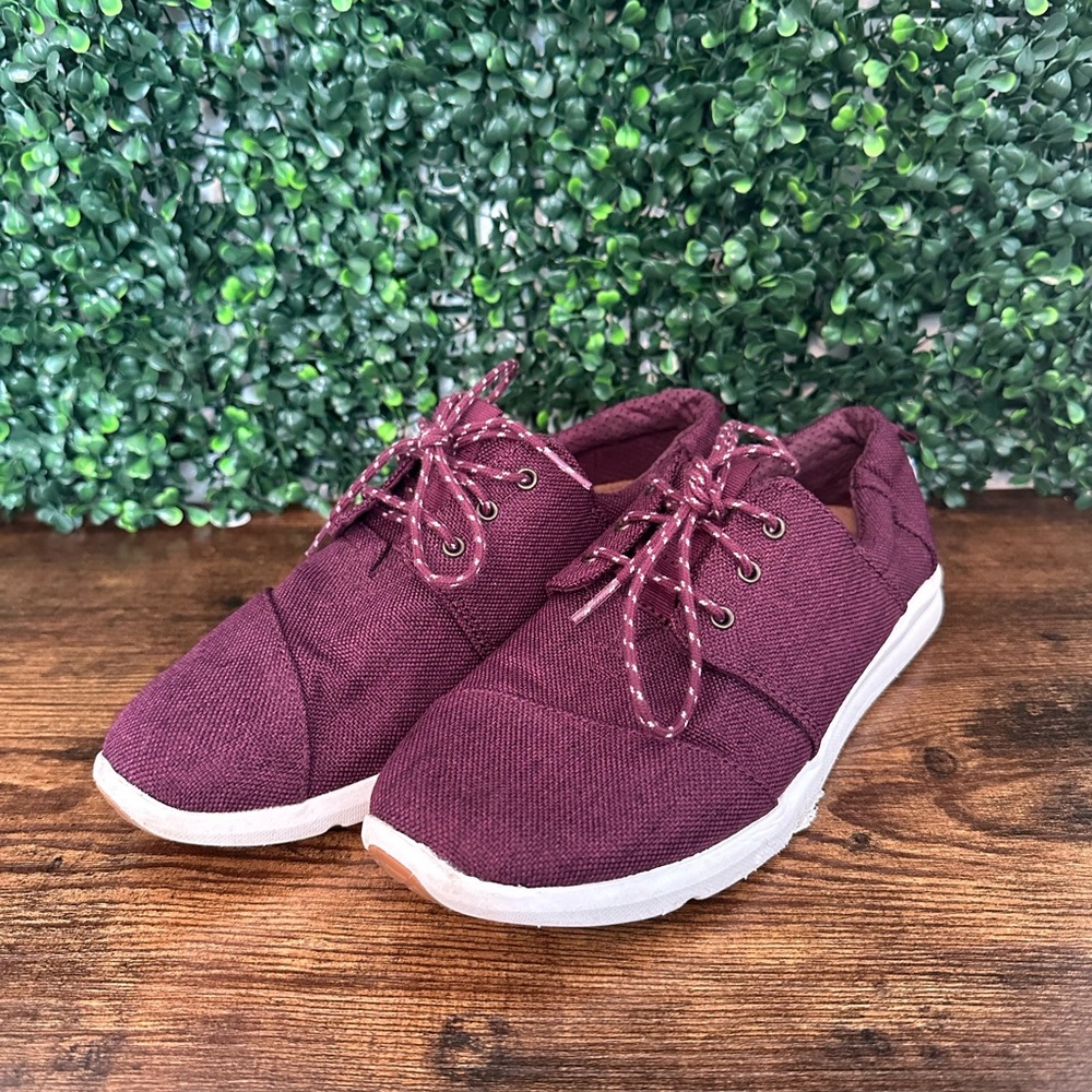 TOMS Womans Del Rey Black Cherry Casual Lace Up Shoe